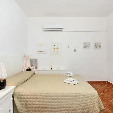Coralli On The Hill - Shared Pool Holiday home