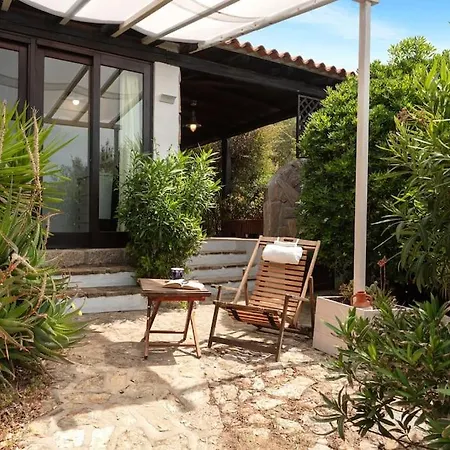 Coralli On The Hill - Shared Pool Holiday home *